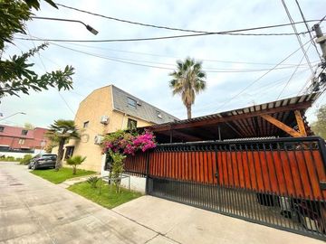 Casa en Venta en MA - Estación Pirque, Metro Ñuble, San Eugenio