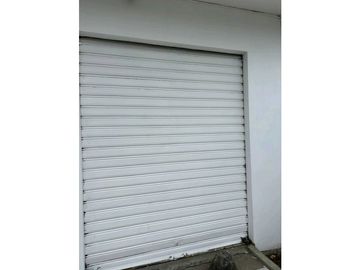 Vendo amplia casa en Duran 2 pisos y garaje