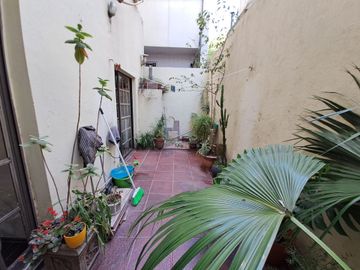 VENTA PH DEPTO 4 AMB C/PATIO EN AVELLANEDA CENTRO