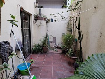 VENTA PH DEPTO 4 AMB C/PATIO EN AVELLANEDA CENTRO