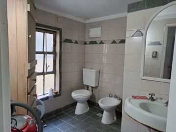 VENTA PH DEPTO 4 AMB C/PATIO EN AVELLANEDA CENTRO