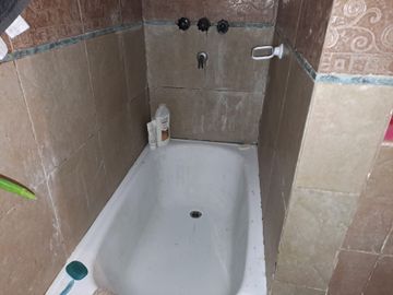 VENTA PH DEPTO 4 AMB C/PATIO EN AVELLANEDA CENTRO