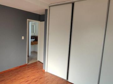 VENTA DE EXCELENTE DEPARTAMENTO DUPLEX 3 AMBIENTES EN LUIS GUILLÓN CON COCHERA - EN COMPLEJO - 80 M²