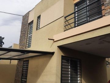 VENTA DE EXCELENTE DEPARTAMENTO DUPLEX 3 AMBIENTES EN LUIS GUILLÓN CON COCHERA - EN COMPLEJO - 80 M²