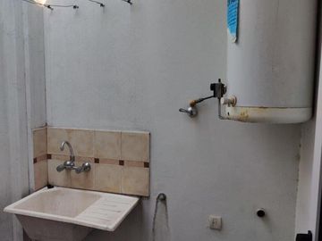 VENTA DE EXCELENTE DEPARTAMENTO DUPLEX 3 AMBIENTES EN LUIS GUILLÓN CON COCHERA - EN COMPLEJO - 80 M²