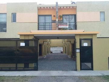 VENTA DE EXCELENTE DEPARTAMENTO DUPLEX 3 AMBIENTES EN LUIS GUILLÓN CON COCHERA - EN COMPLEJO - 80 M²