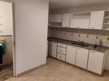 VENTA DE EXCELENTE DEPARTAMENTO DUPLEX 3 AMBIENTES EN LUIS GUILLÓN CON COCHERA - EN COMPLEJO - 80 M²