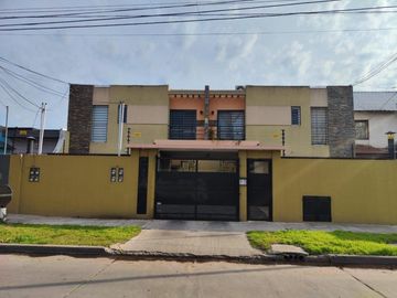 VENTA DE EXCELENTE DEPARTAMENTO DUPLEX 3 AMBIENTES EN LUIS GUILLÓN CON COCHERA - EN COMPLEJO - 80 M²