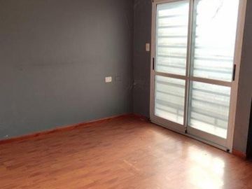 VENTA DE EXCELENTE DEPARTAMENTO DUPLEX 3 AMBIENTES EN LUIS GUILLÓN CON COCHERA - EN COMPLEJO - 80 M²