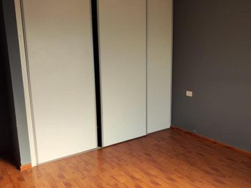 VENTA DE EXCELENTE DEPARTAMENTO DUPLEX 3 AMBIENTES EN LUIS GUILLÓN CON COCHERA - EN COMPLEJO - 80 M²