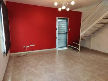 VENTA DE EXCELENTE DEPARTAMENTO DUPLEX 3 AMBIENTES EN LUIS GUILLÓN CON COCHERA - EN COMPLEJO - 80 M²