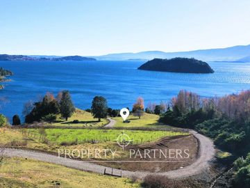Terreno con excelente vista y acceso al Lago Ranco