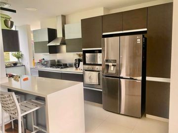 VENDO  APARTAMENTO POBLADO LOS BALSOS
