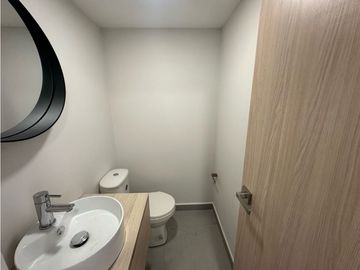 HERMOSO APARTAMENTO REMODELADO CERCA A OVIEDO