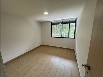 HERMOSO APARTAMENTO REMODELADO CERCA A OVIEDO