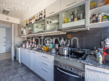 Departamento de 4 ambientes con cochera y baulera, Palermo - Palermo View- Venta.