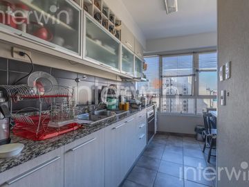 Departamento de 4 ambientes con cochera y baulera, Palermo - Palermo View- Venta.