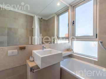 Departamento de 4 ambientes con cochera y baulera, Palermo - Palermo View- Venta.