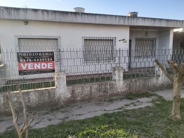 Casa - Belen De Escobar - 4 dorm - APTA CREDITO