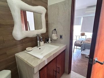 Casa en Venta / Renta en Fracc Santa Sofía Country Club (AMUEBLADA)