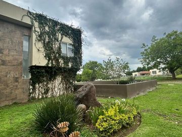Casa en Venta / Renta en Fracc Santa Sofía Country Club (AMUEBLADA)