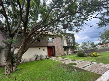 Casa en Venta / Renta en Fracc Santa Sofía Country Club (AMUEBLADA)