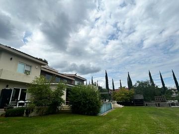 Casa en Venta / Renta en Fracc Santa Sofía Country Club (AMUEBLADA)