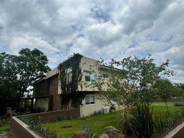 Casa en Venta / Renta en Fracc Santa Sofía Country Club (AMUEBLADA)