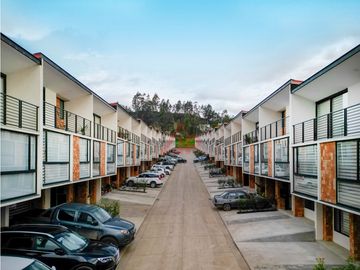 MODERNAS CASAS VIP EN VENTA EN CONDOMINIO, SECTOR SUR DE CUENCA
