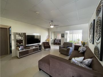 Se vende Casa en Montelimar (AD)