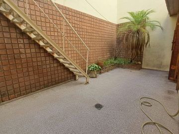 VENTA PH 4 AMBIENTES CON PATIO EN BARRACAS CABA