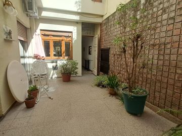 VENTA PH 4 AMBIENTES CON PATIO EN BARRACAS CABA