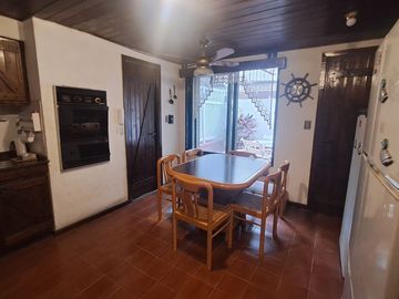 VENTA SEMIPISO 4 AMBIENTES CON PARRILLA CABA