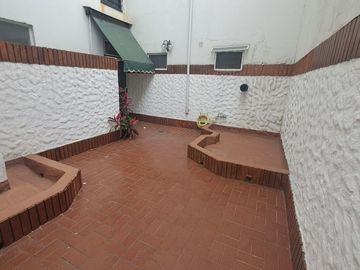 VENTA SEMIPISO 4 AMBIENTES CON PARRILLA CABA