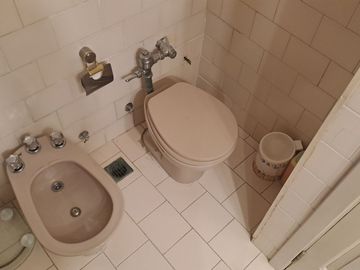 VENTA SEMIPISO 4 AMBIENTES CON PARRILLA CABA