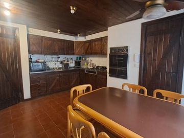 VENTA SEMIPISO 4 AMBIENTES CON PARRILLA CABA