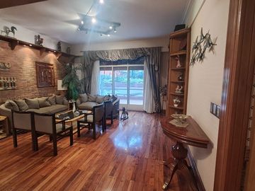 VENTA SEMIPISO 4 AMBIENTES CON PARRILLA CABA