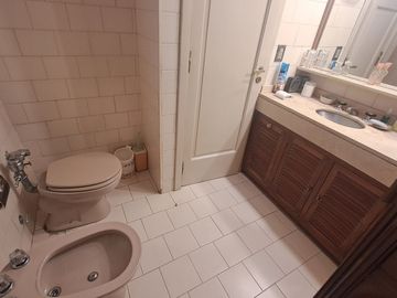 VENTA SEMIPISO 4 AMBIENTES CON PARRILLA CABA