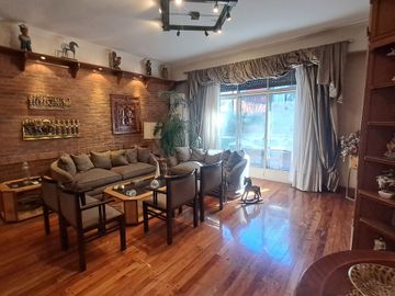 VENTA SEMIPISO 4 AMBIENTES CON PARRILLA CABA