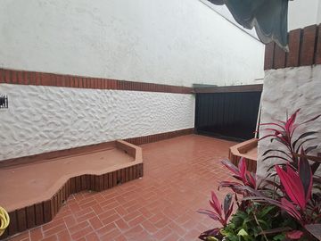 VENTA SEMIPISO 4 AMBIENTES CON PARRILLA CABA