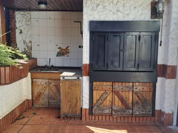 VENTA SEMIPISO 4 AMBIENTES CON PARRILLA CABA