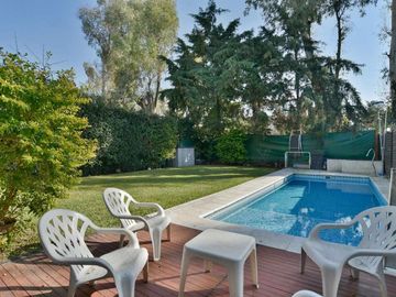 Venta casa en barrio Agustinas I, Villa Udaondo