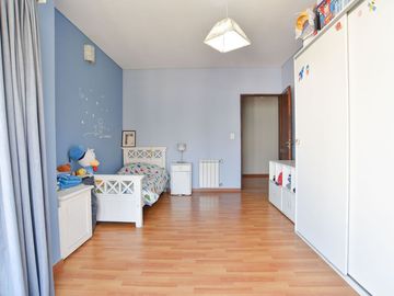 Venta casa en barrio Agustinas I, Villa Udaondo