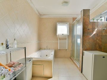 Venta casa en barrio Agustinas I, Villa Udaondo