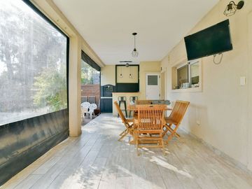 Venta casa en barrio Agustinas I, Villa Udaondo