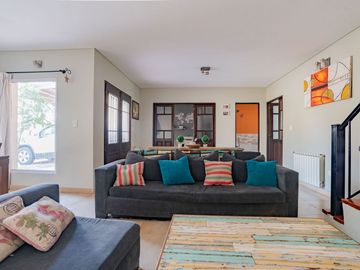 Venta casa en barrio Agustinas I, Villa Udaondo