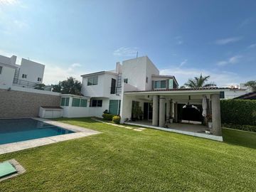 Casa en venta en el centro de Oaxtepec  Morelos