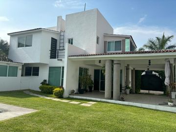 Casa en venta en el centro de Oaxtepec  Morelos
