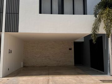 Casa en venta tipo TH con amenidades en Conkal, al norte de Mérida