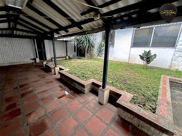Casa de venta en Kennedy - Cerca al Policentro  – código:21043